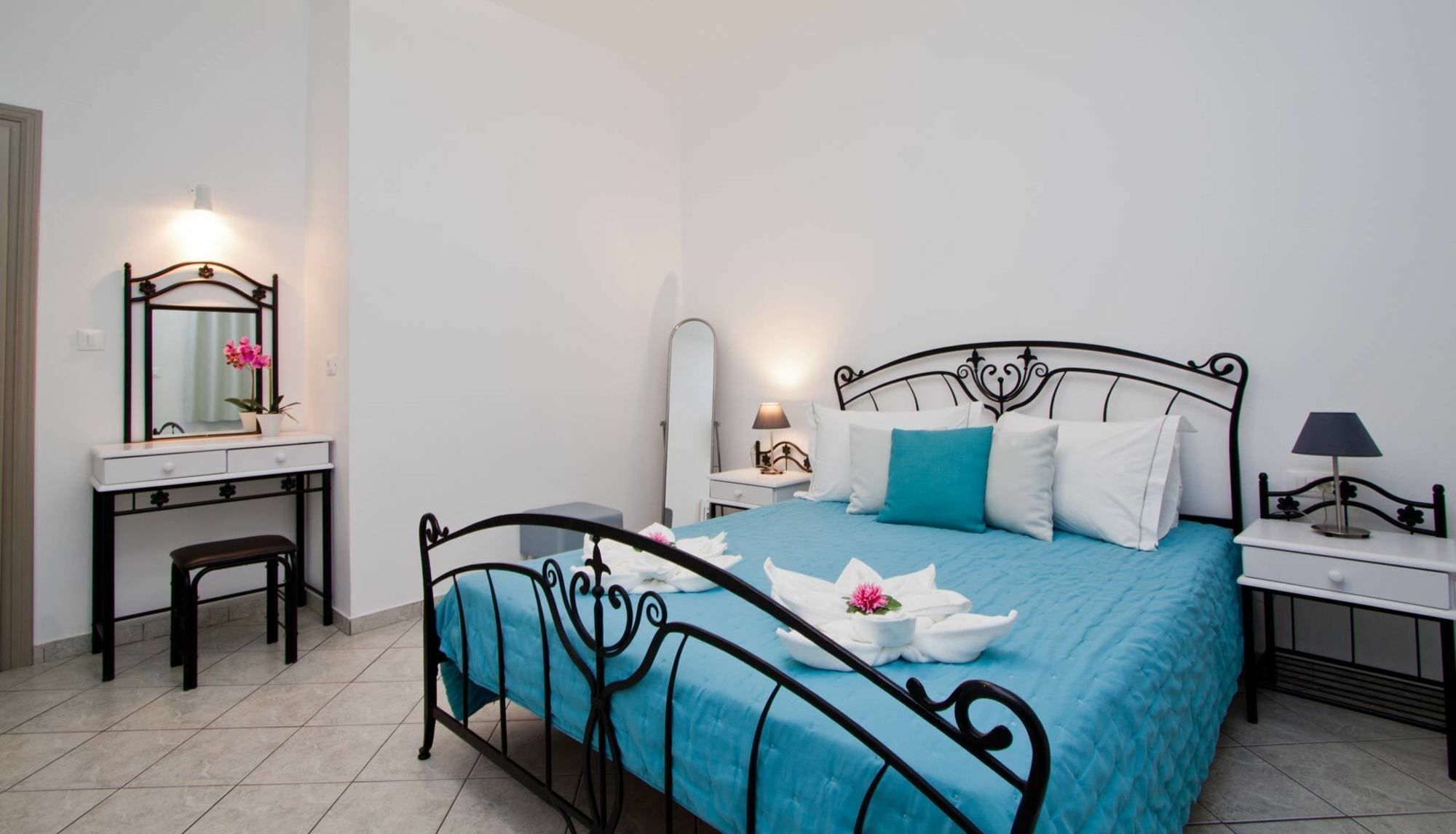 Nemesis Aparthotel Fira  Exterior photo